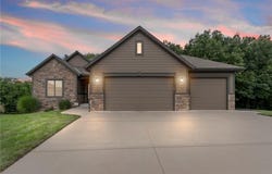 11217 Taylor Drive, Liberty, MO 64068