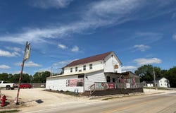 141  Illinois River Road, Brussels, IL 62013