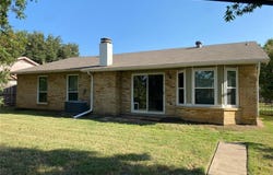 2406 Parkside Drive, Grand Prairie, TX 75052