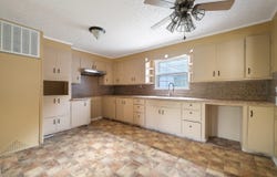1209 N 3rd St, Ozark, AR 72949