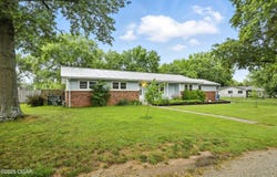 204 N Arlington Drive, Carl Junction, MO 64834