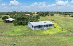3737 CR 306, Beeville, TX 78102
