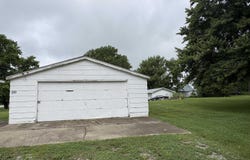 210 S Maple, Cincinnati, IA 52549