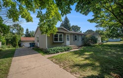 151 Regent Street SE, Kentwood, MI 49548