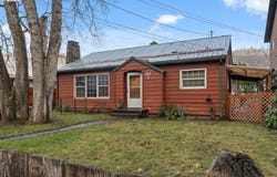 217 2ND St, Klickitat, WA 98628