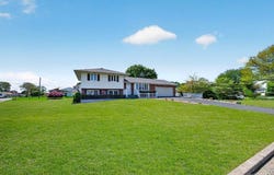 8 Whitebirch Lane, Commack, NY 11725