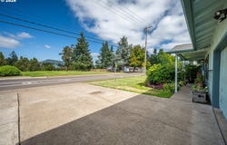 6111 THURSTON Rd, Springfield, OR 97478