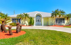 1 Cloverdale Court S, Palm Coast, FL 32137