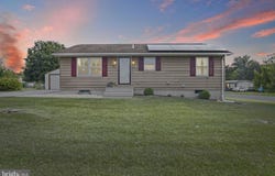 24 PINE LANE, NEW OXFORD, PA 17350