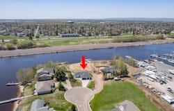 546 Marina Dr, Superior, WI 54880