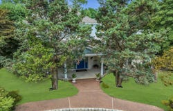 29 Woodrow Street, Oakhurst, NJ 07755