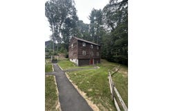 239 Old Farms Road, Avon, CT 06001