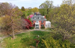 44 North Drive, Manhasset, NY 11030