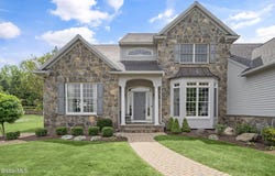 22 Hilander Drive, Colonie, NY 12211