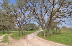 164 Bob White Drive, Beeville, TX 78102