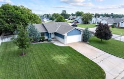 118 E Country Walk Ln, Mulvane, KS 67110