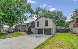 3004 Iva Drive, Independence, MO 64057