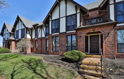 917 Claytonbrook Drive, Ballwin, MO 63011