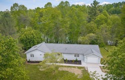 260 Yonside Dr, Sparta, TN 38583-8131