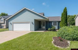 640 Grayhawk Drive, Mankato, MN 56001