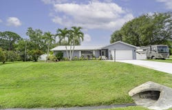 392 SW Molloy Street, Port Saint Lucie, FL 34984