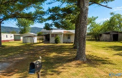 101 Ike Road, Owens Cross Roads, AL 35763