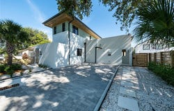 1076 NW 55th St, Miami, FL 33127