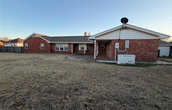 705 E Whitmer, Sentinel, OK 73664