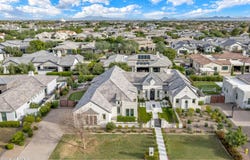 2748 E HUMMINGBIRD Way, Gilbert, AZ 85297