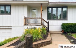 11516 Roanoke Boulevard, Omaha, NE 68134