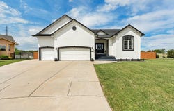 1459 S Shiloh Ct, Wichita, KS 67207-6587