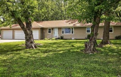 2512 SE Croco RD, Topeka, KS 66605