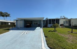 421 Palmer Dr, Lady Lake, FL 32159