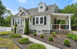 110 S BRIDGEBORO STREET, DELRAN, NJ 08075
