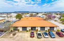 707 Hill Country Dr, Kerrville, TX 78028