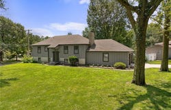 7101 EDGEWOOD Boulevard, Shawnee, KS 66203