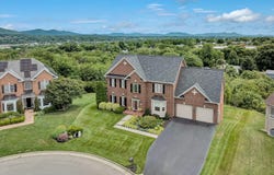 2120 River Oaks Dr, Salem, VA 24153