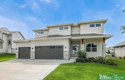 10506 S 103 Street, Papillion, NE 68046