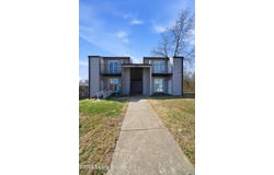 412 Wood Creek Dr, Radcliff, KY 40160