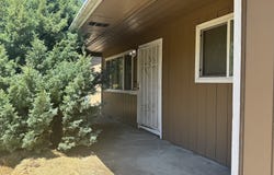 1114 N 1ST AVE, Kelso, WA 98626
