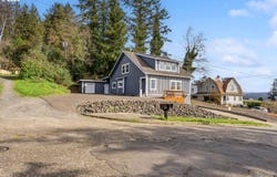 790 OREGON Ave, NorthBend, OR 97459