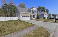 424 Rose Garden Ln, Chesapeake, VA 23320