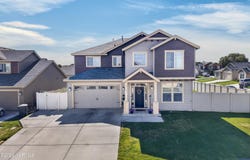 1713 Liberty Ln, Sunnyside, WA 98944