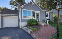 15 Waverly Pl, Cranford Twp., NJ 07016-1709