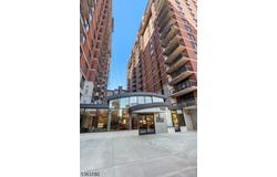 700 1St St Unit 16PR, Hoboken City, NJ 07030-8802
