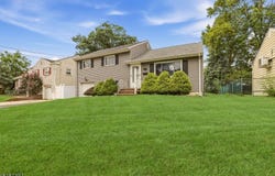610 Academy Ter, Linden City, NJ 07036-5614
