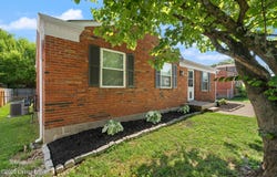 180 Summers Dr, Shepherdsville, KY 40229