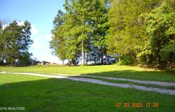 1617 Bull Run Rd, Luttrell, TN 37779