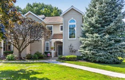 4806 S Foxwood Drive, Clifton Park, NY 12065