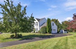 15 Canterbury Ln, Mansfield Twp., NJ 07840-3437